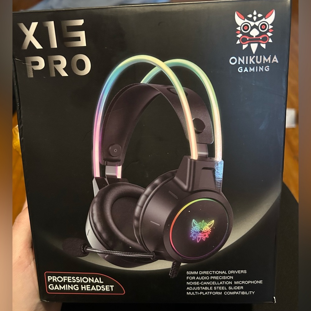 ONIKUMA X15 PRO Gaming Headset with LED lights - Brand New